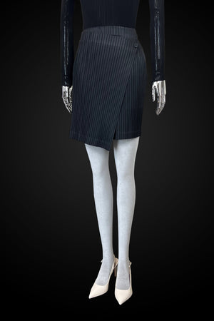 Open image in slideshow, Pleated Short Wrap Skirt
